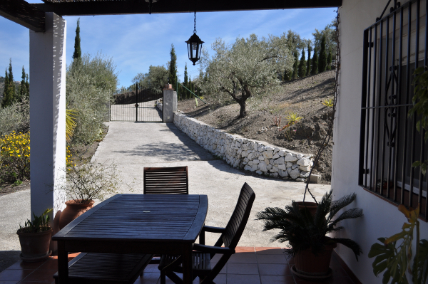 Finca Pichon - terrace and drive